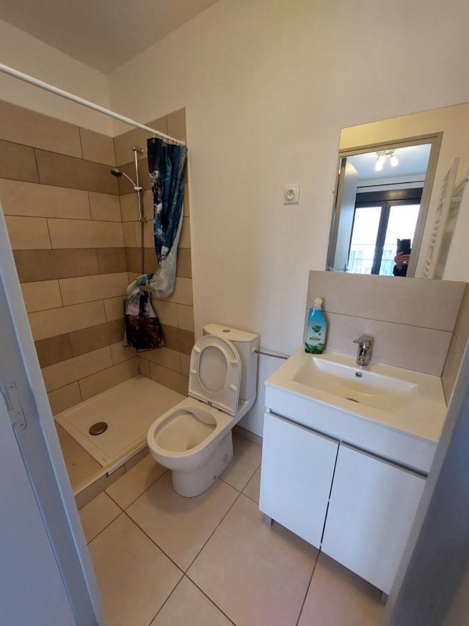 Residence De La Gare, Chambre Meublee ロンジュモー エクステリア 写真