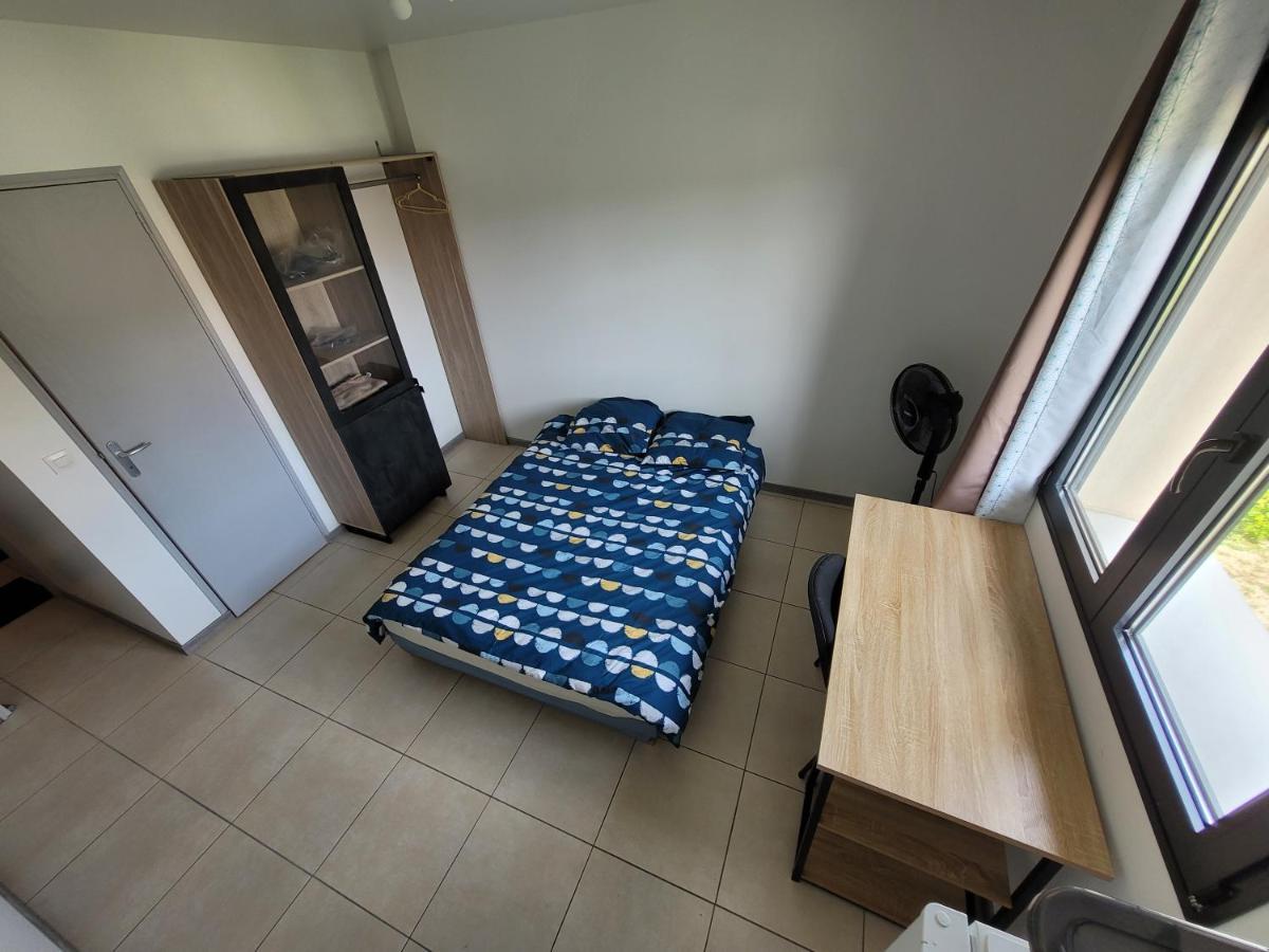 Residence De La Gare, Chambre Meublee ロンジュモー エクステリア 写真